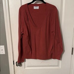 Old Navy Women's Red V-Neck Sweater